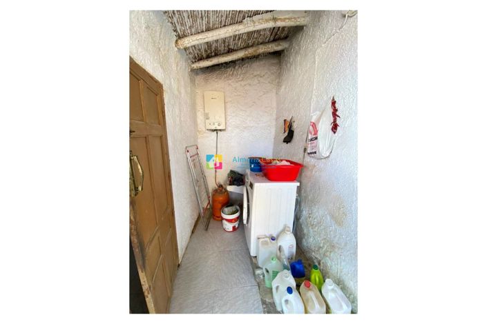 Image No.14-4 Bed Townhouse for sale