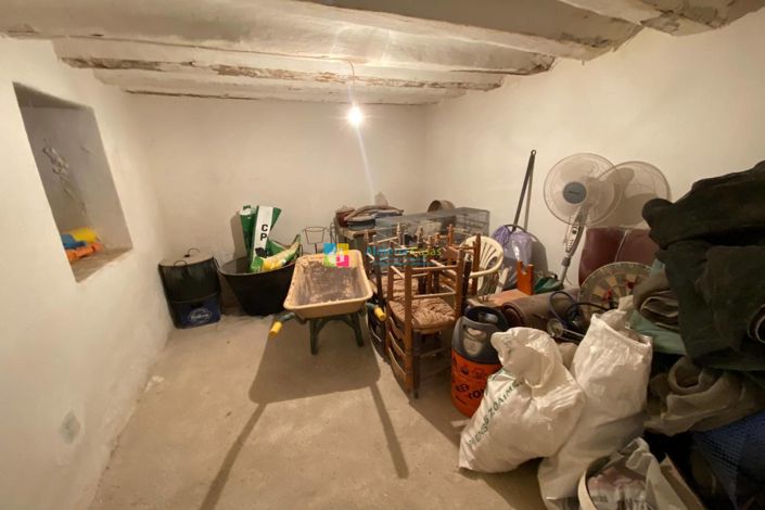 Image No.21-4 Bed Townhouse for sale