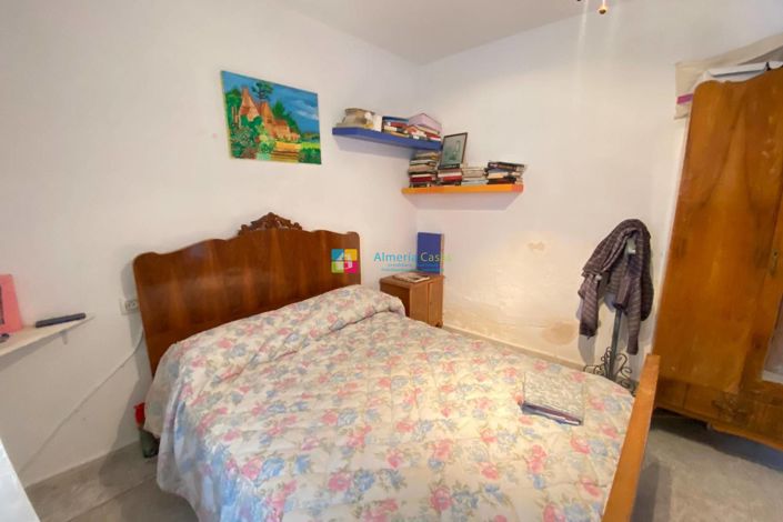 Image No.3-4 Bed Townhouse for sale