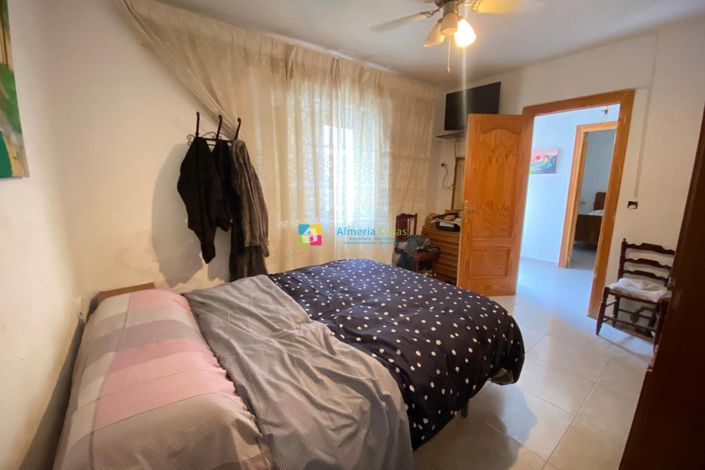 Image No.7-4 Bed Townhouse for sale