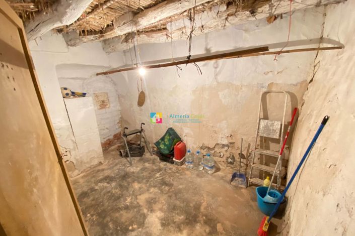 Image No.21-5 Bed Country House for sale