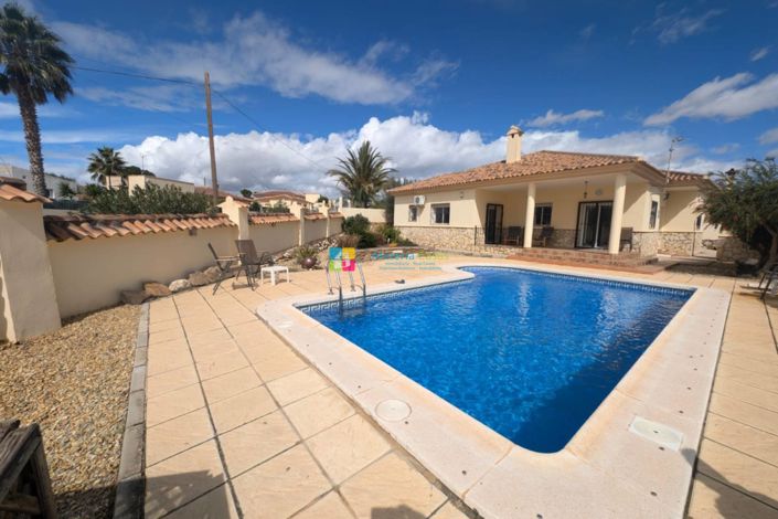 Image No.1-3 Bed Villa for sale