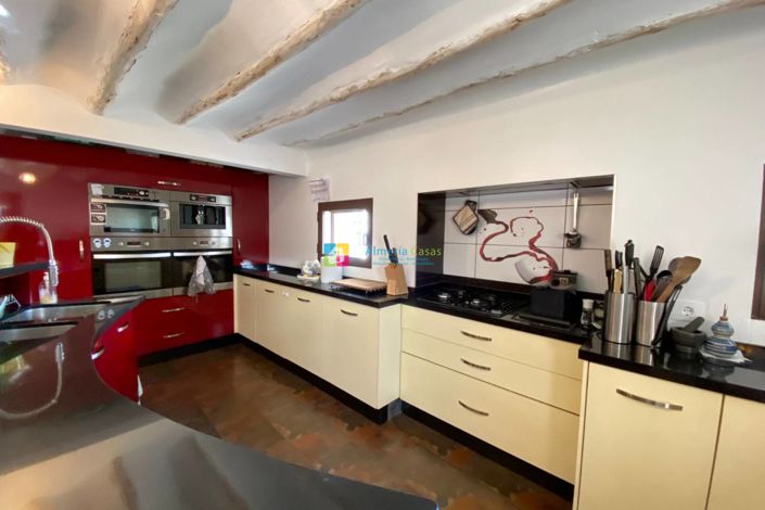 Image No.19-7 Bed Country House for sale