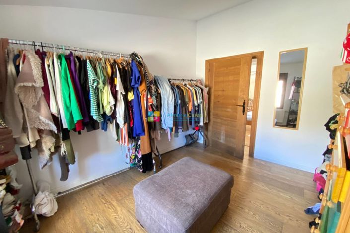 Image No.35-7 Bed Country House for sale