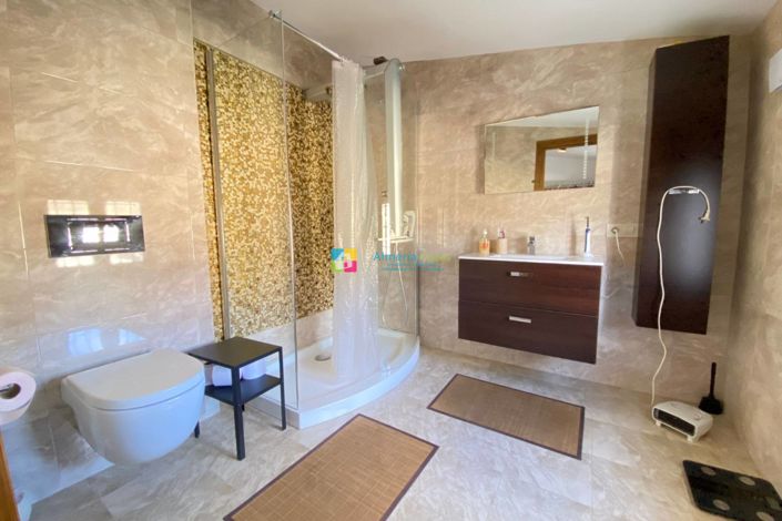 Image No.37-7 Bed Country House for sale