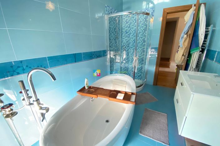 Image No.41-7 Bed Country House for sale