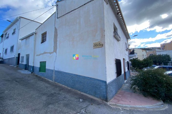 Image No.3-6 Bed Townhouse for sale