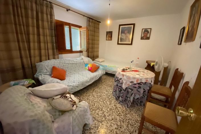 Image No.5-6 Bed Townhouse for sale