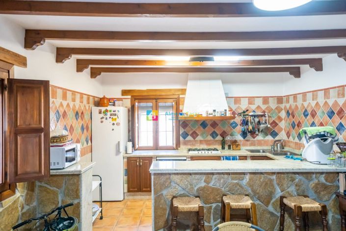 Image No.10-5 Bed Country House for sale