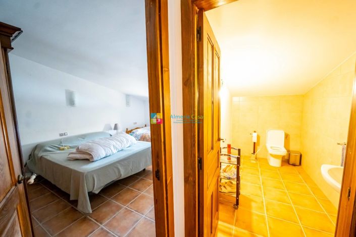 Image No.27-5 Bed Country House for sale