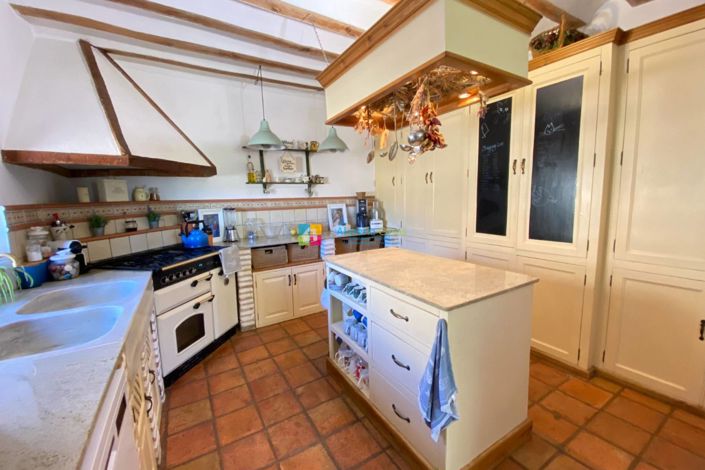 Image No.12-8 Bed Country House for sale