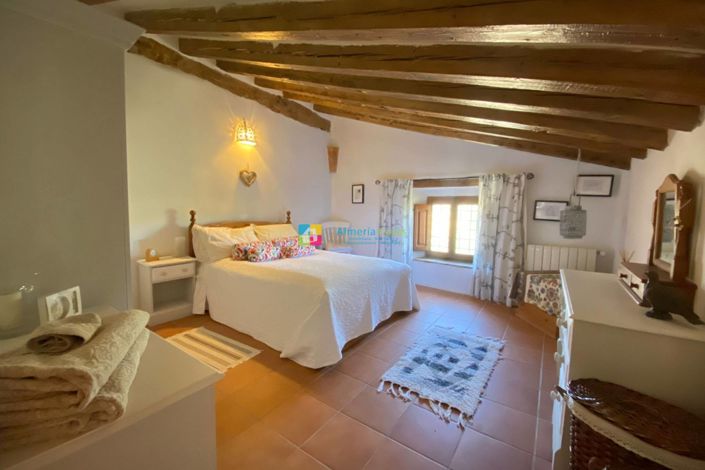 Image No.38-8 Bed Country House for sale