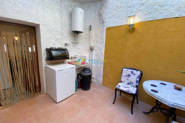 Image No.10-3 Bed Townhouse for sale