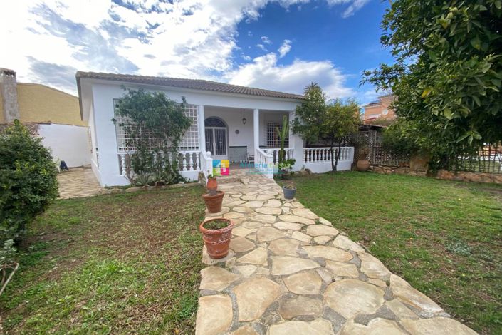 Image No.1-3 Bed Villa for sale