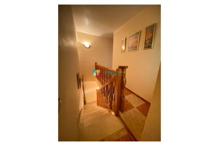 Image No.14-4 Bed Townhouse for sale