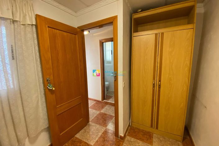 Image No.22-4 Bed Townhouse for sale