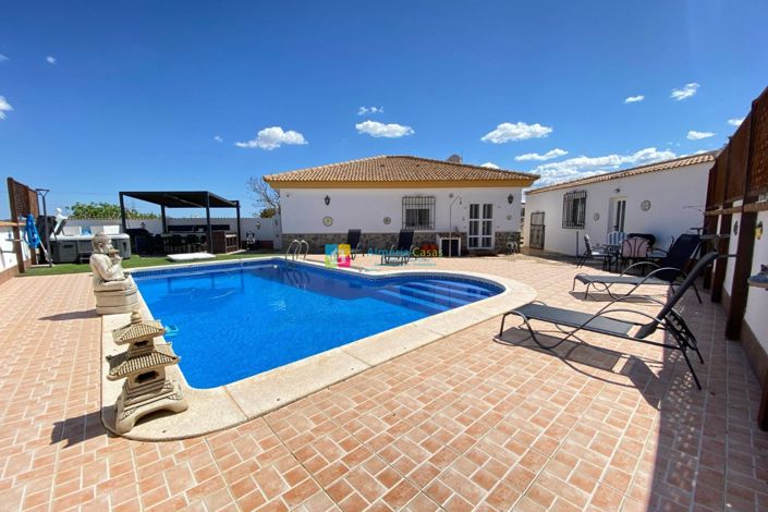Image No.1-3 Bed Villa for sale