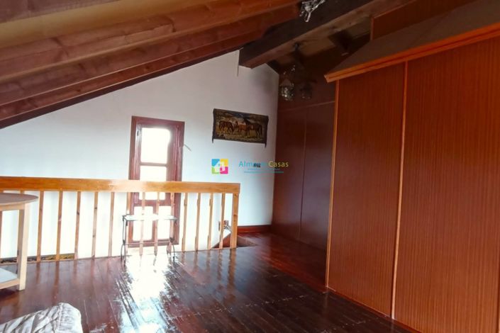 Image No.11-3 Bed Country House for sale