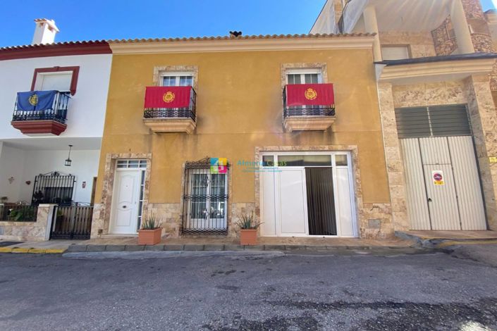 Image No.1-4 Bed Duplex for sale