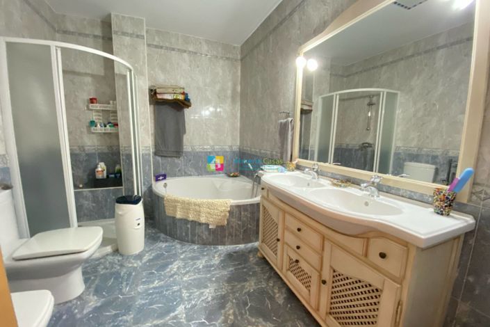 Image No.26-4 Bed Duplex for sale