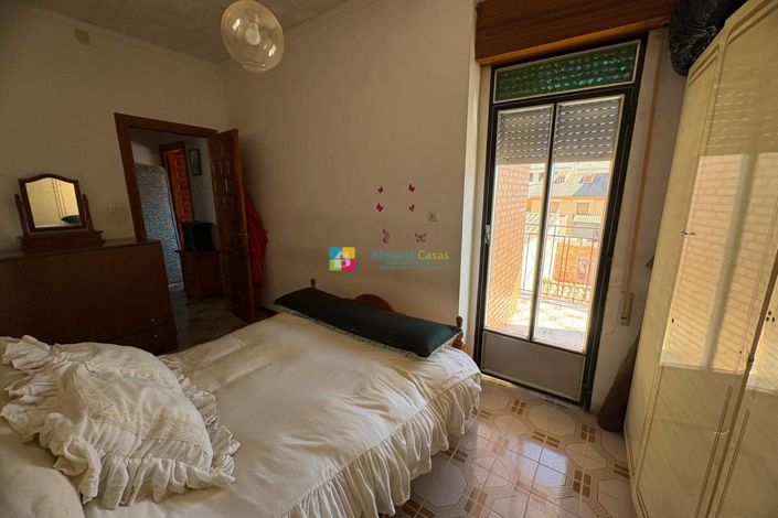 Image No.17-3 Bed Townhouse for sale