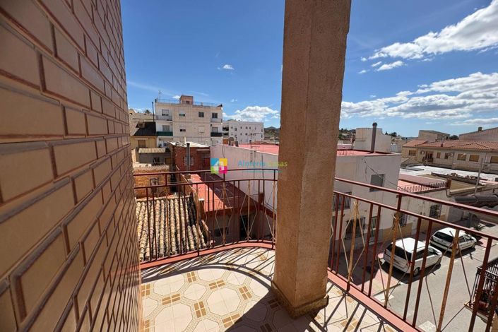 Image No.19-3 Bed Townhouse for sale