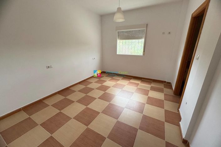 Image No.12-3 Bed Villa for sale