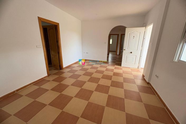 Image No.6-3 Bed Villa for sale