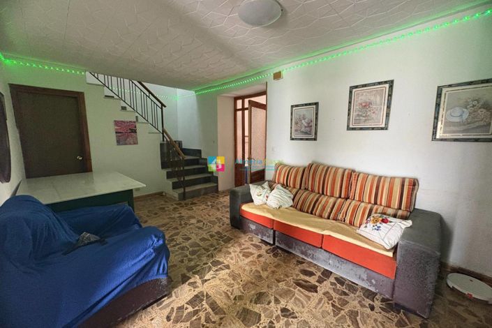 Image No.10-7 Bed Townhouse for sale