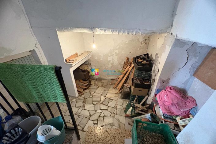 Image No.15-7 Bed Townhouse for sale