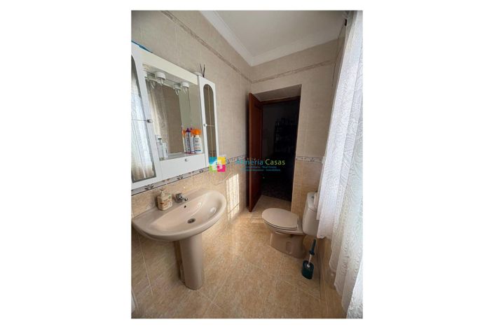 Image No.18-7 Bed Townhouse for sale