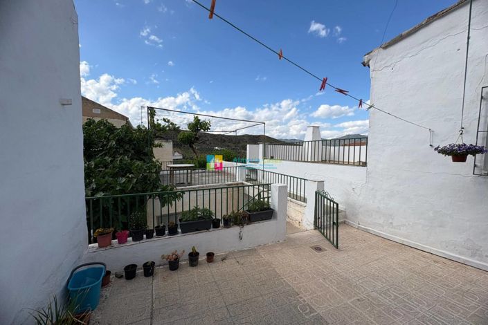 Image No.21-7 Bed Townhouse for sale