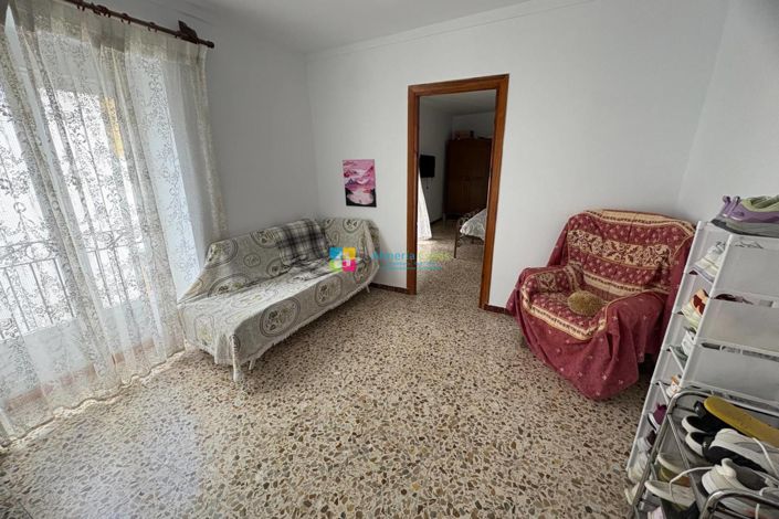 Image No.25-7 Bed Townhouse for sale