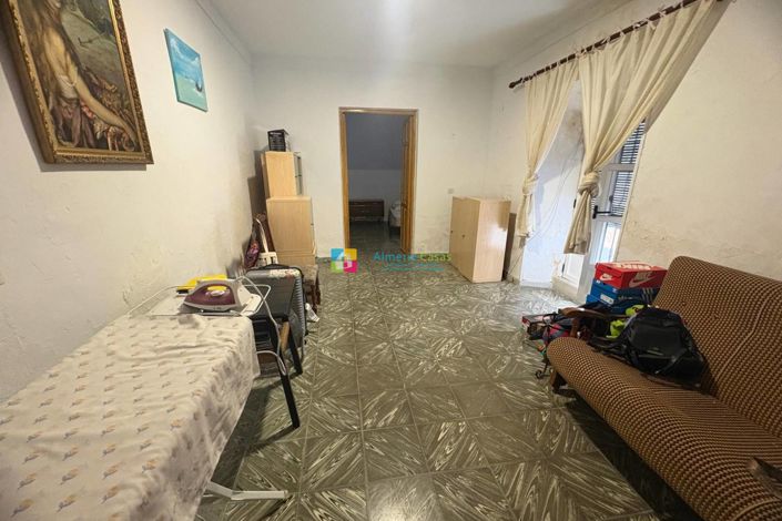 Image No.3-7 Bed Townhouse for sale