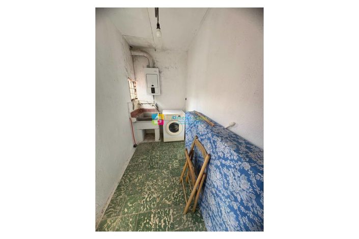 Image No.36-7 Bed Townhouse for sale