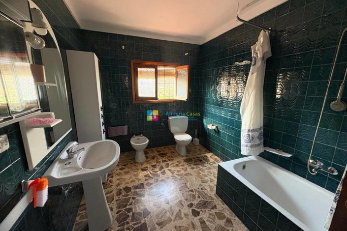 Image No.37-7 Bed Townhouse for sale