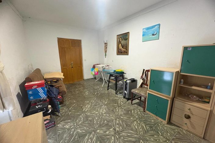 Image No.4-7 Bed Townhouse for sale