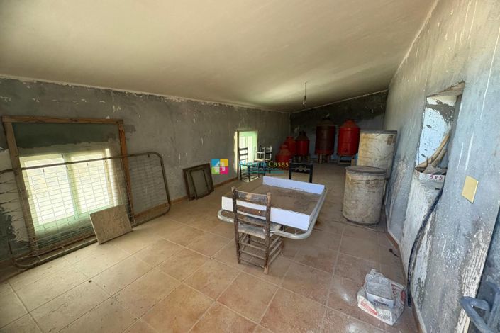 Image No.40-7 Bed Townhouse for sale