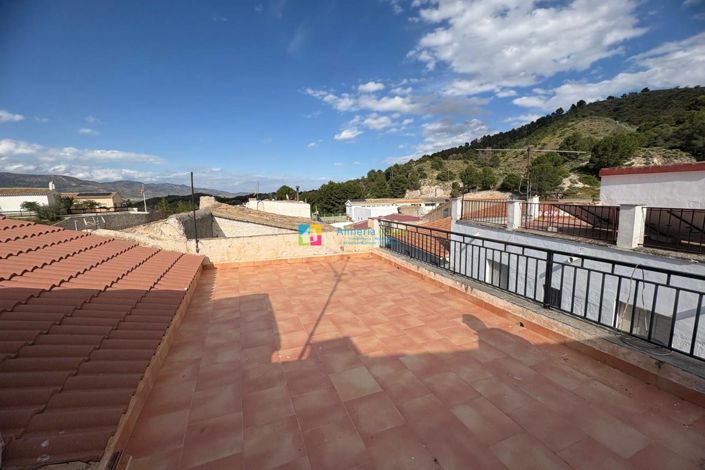 Image No.41-7 Bed Townhouse for sale