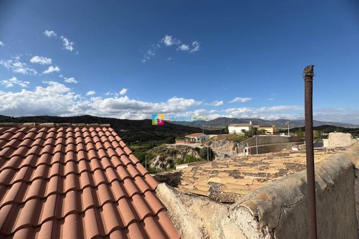 Image No.42-7 Bed Townhouse for sale