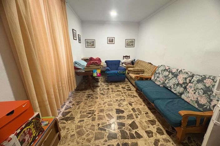 Image No.7-7 Bed Townhouse for sale