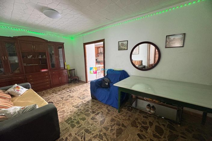 Image No.9-7 Bed Townhouse for sale