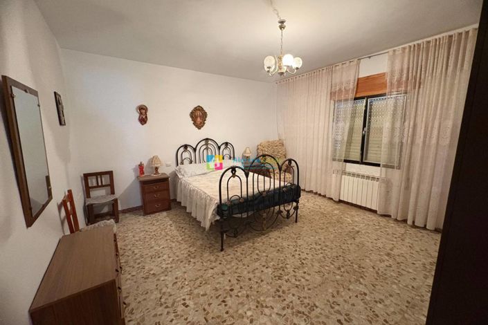 Image No.21-3 Bed Country House for sale