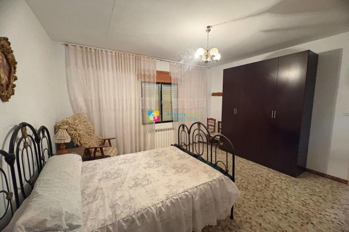 Image No.22-3 Bed Country House for sale