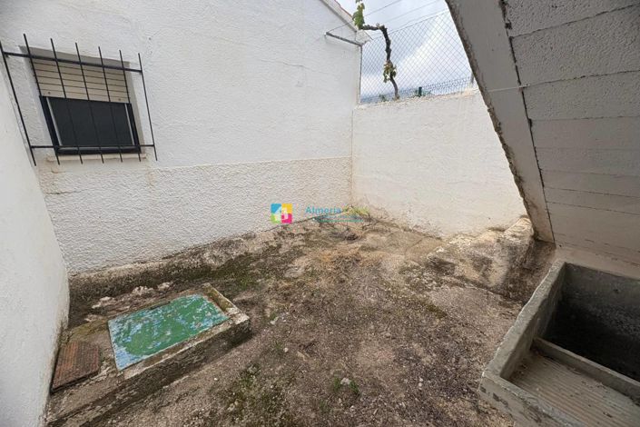 Image No.29-3 Bed Country House for sale