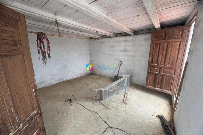 Image No.31-3 Bed Country House for sale