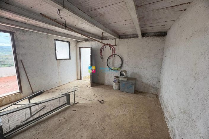 Image No.32-3 Bed Country House for sale