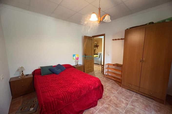 Image No.11-2 Bed Country House for sale