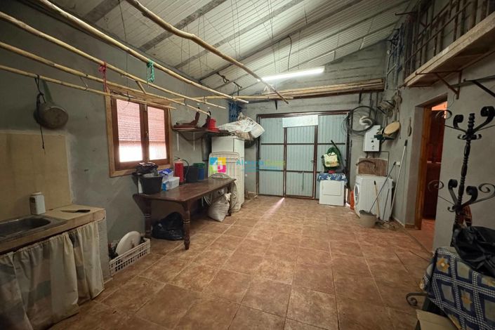 Image No.17-2 Bed Country House for sale