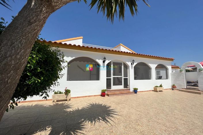 Image No.1-4 Bed Villa for sale
